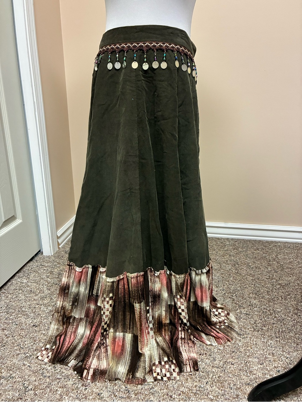 Hey U French Style Size Medium Dark Green Maxi Skirt